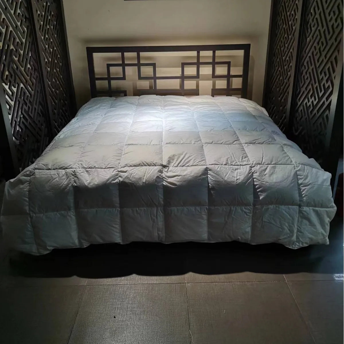 Kelzarro™ 90% White Goose Down Comforter – Thick Warm Winter Bedding Quilt